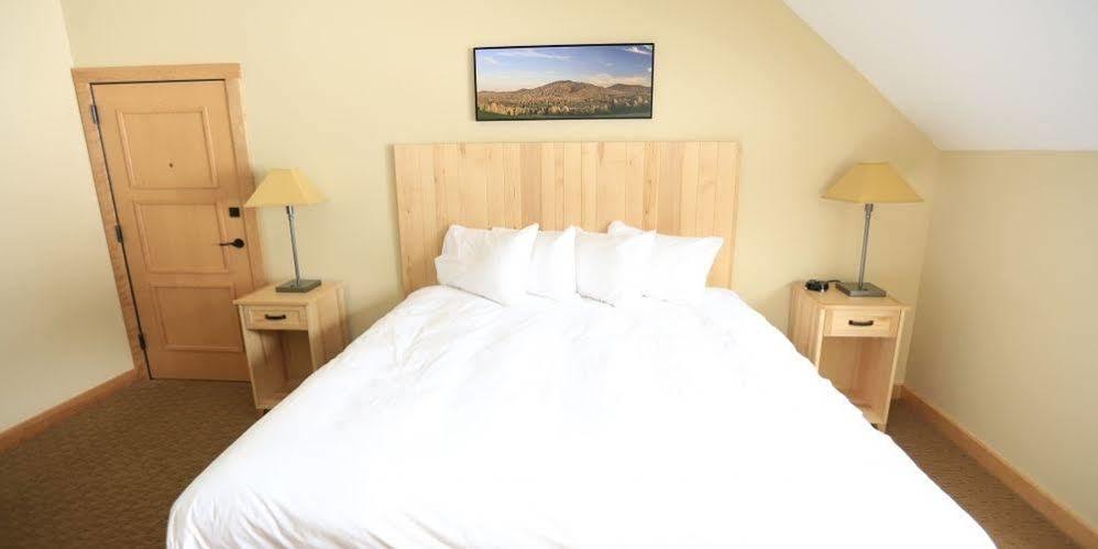 Burke Mountain Hotel And Conference Center Экстерьер фото